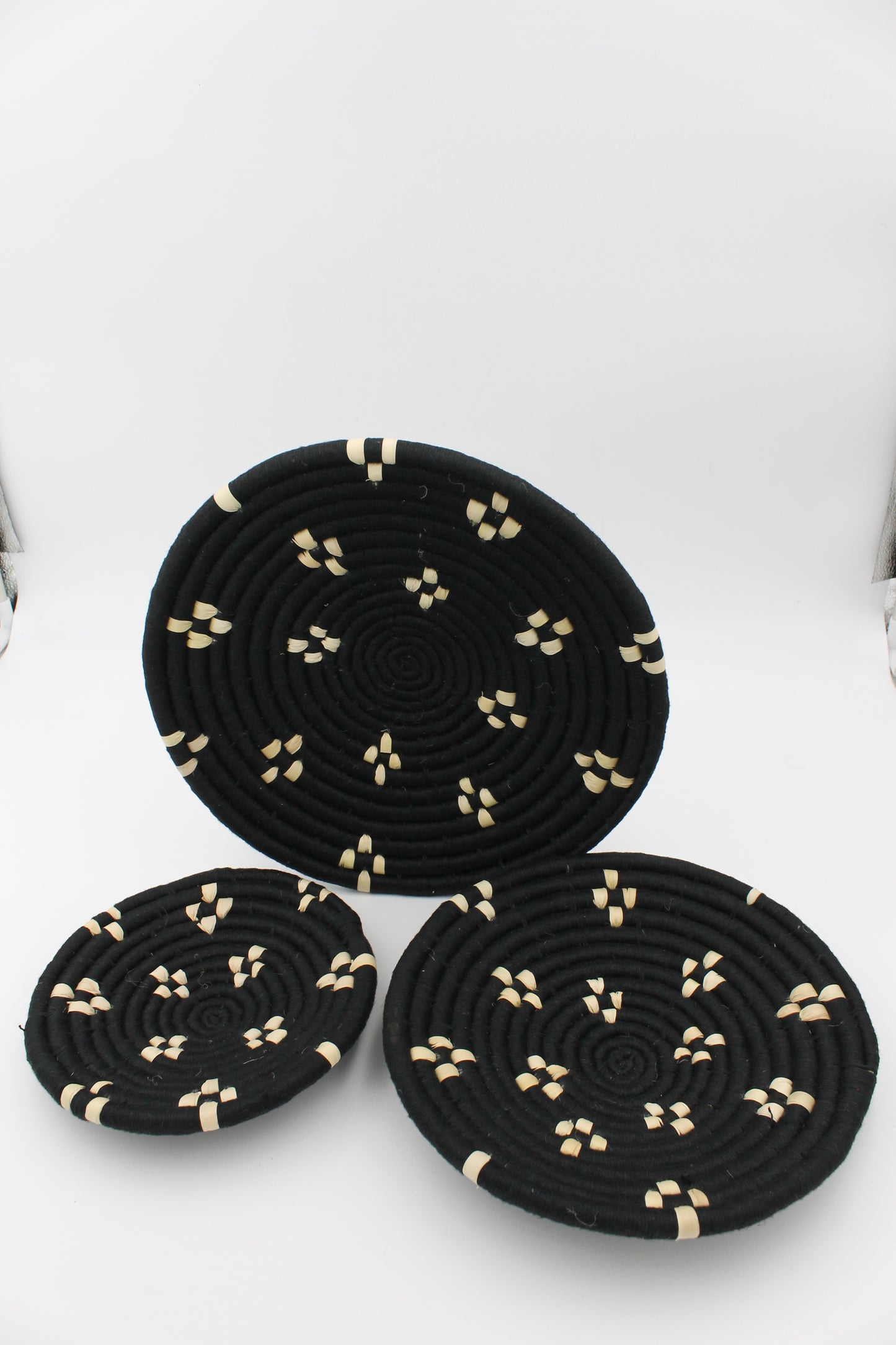 Classic black dot handwoven set of 3 wall art (Black)