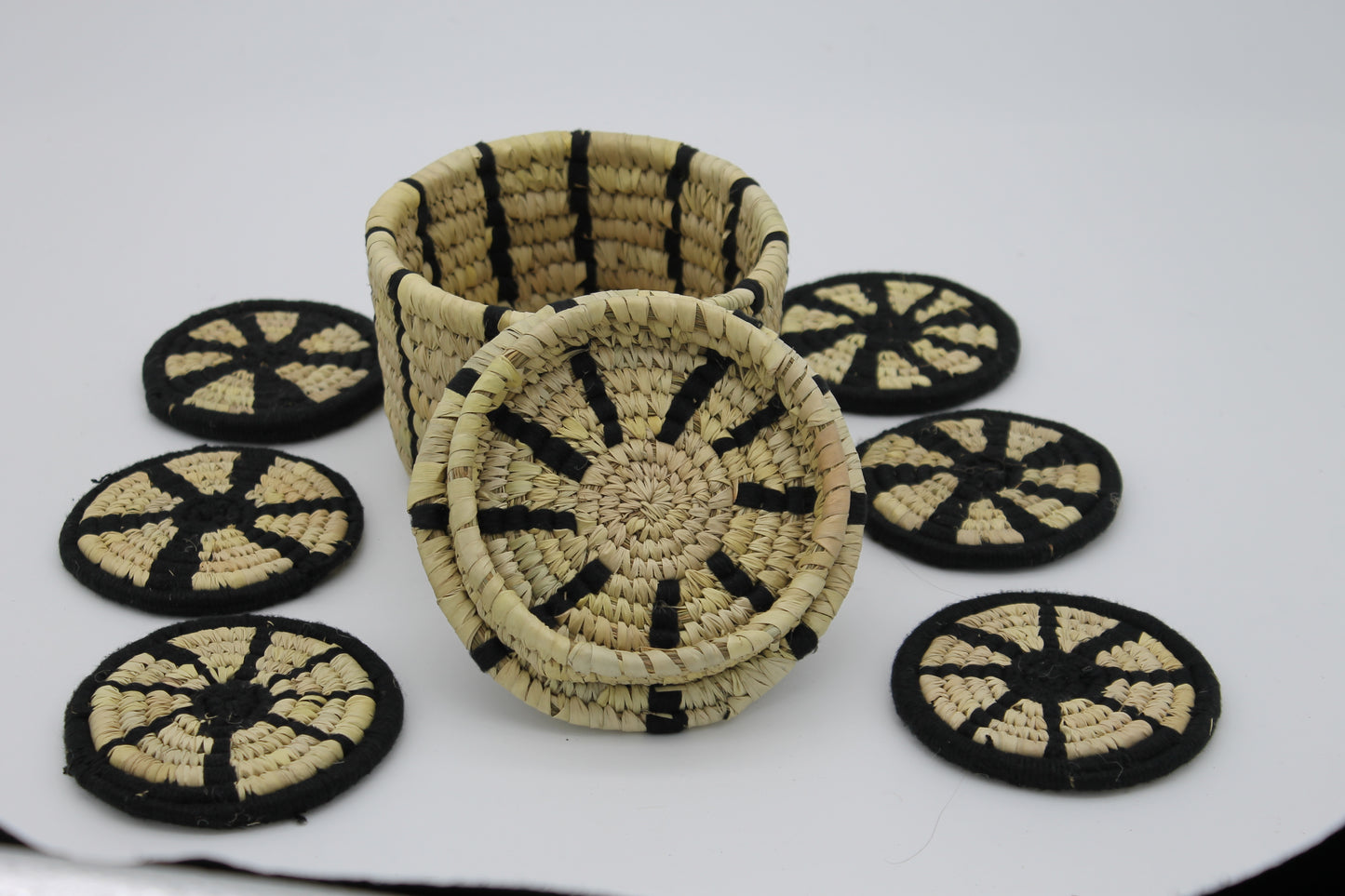 Sabai Grass Coasters – Handwoven Round Coaster Set of 6 with Storage Box | Eco-Friendly, Natural, Traditional Tableware | Size: 15 x 15 x 10 cm