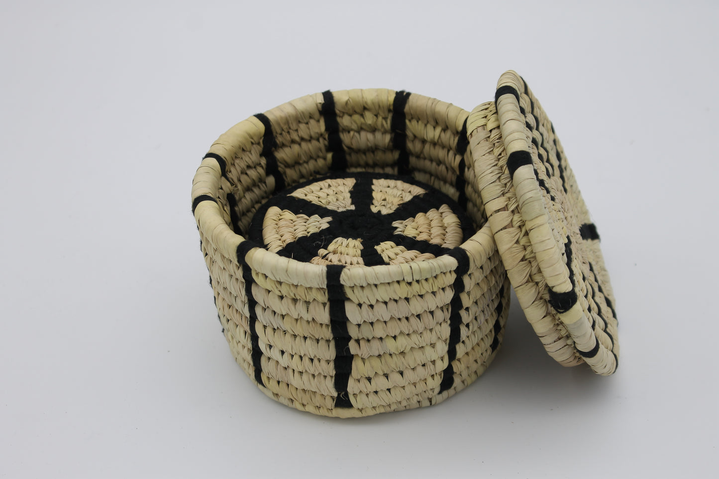 Set of 6 Sabai Grass Coasters in Matching Case - black accent